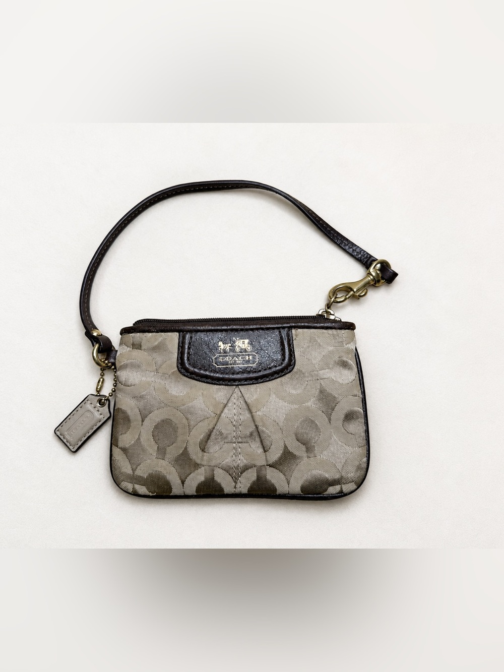 Coach Signature C Jacquard Pleated Wristlet with Purple Lining and Hang Tag EUC